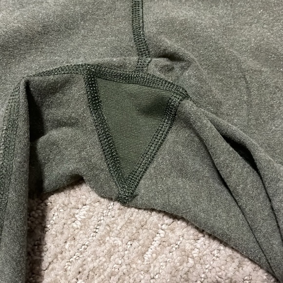 Lululemon Wonder high rise leggings. Sz 8. Size tag removed. 29” inseam. - Picture 4 of 5